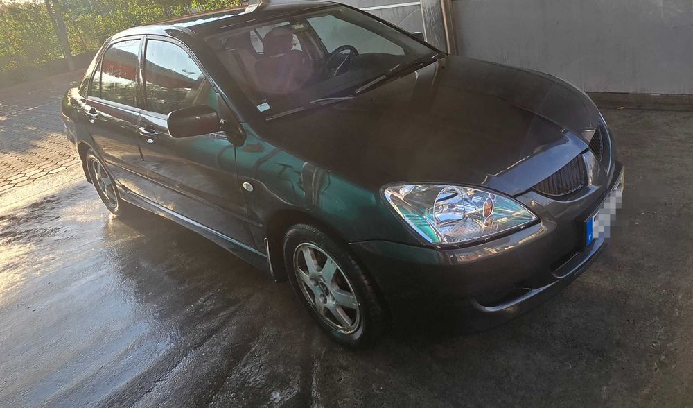 Mitsubishi Lancer 1.3 de 2005 com 123.000km