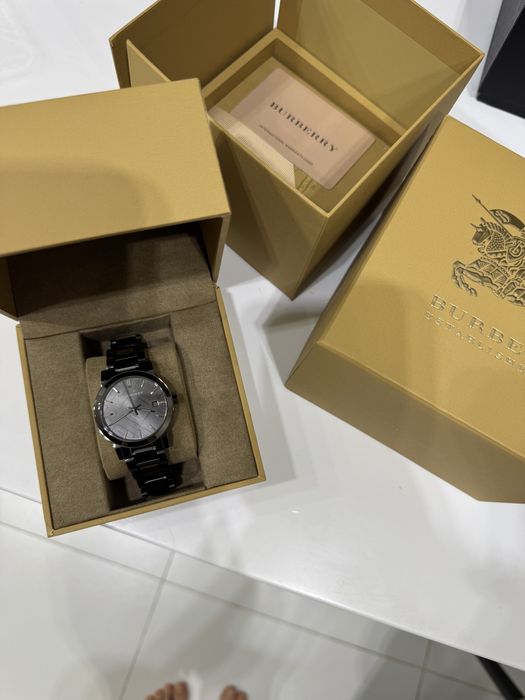 Оригінальний годинник Burberry