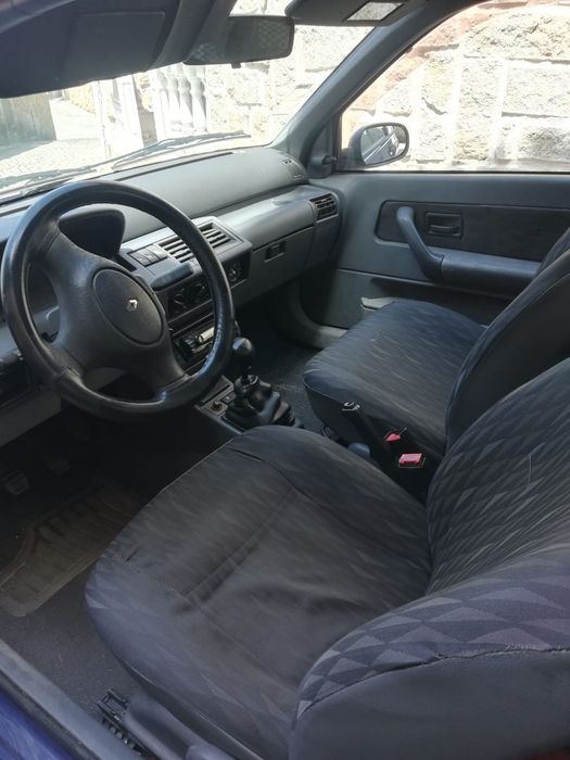 Carro renault clio