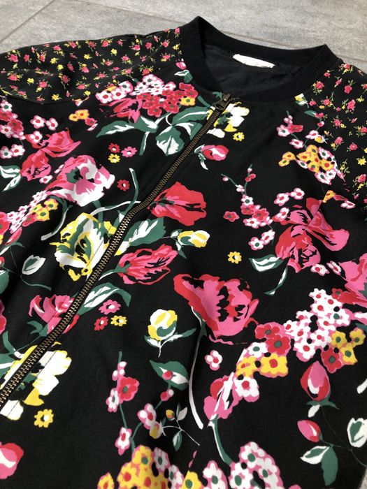 Bluza cienka kurtka w kwiaty