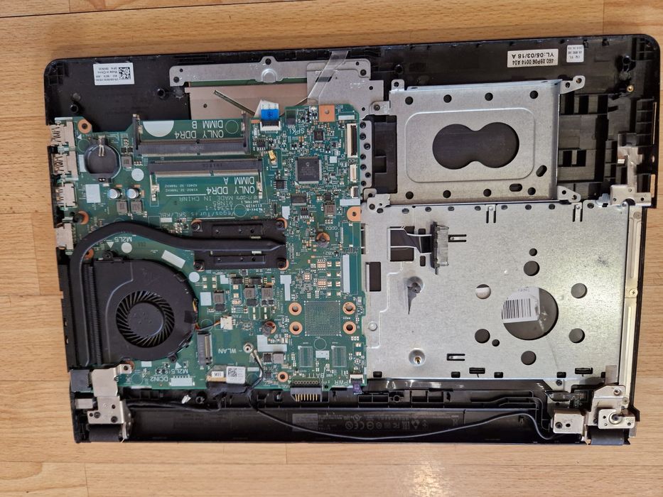Запчастини до ноутбука dell intel i5 7th gen ddr4 слоти Клавіатура материнка