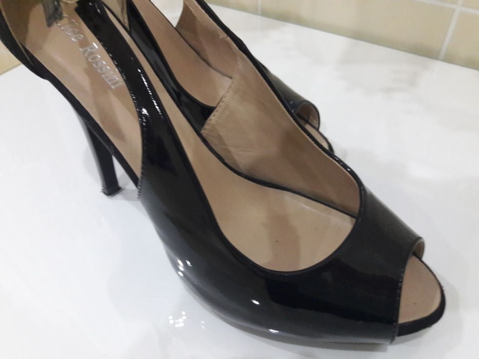 Buty damskie lakierki skóra
