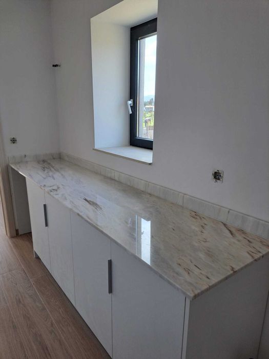 Apartamentos T3 novos com garagem individual em moradia de 2 pisos