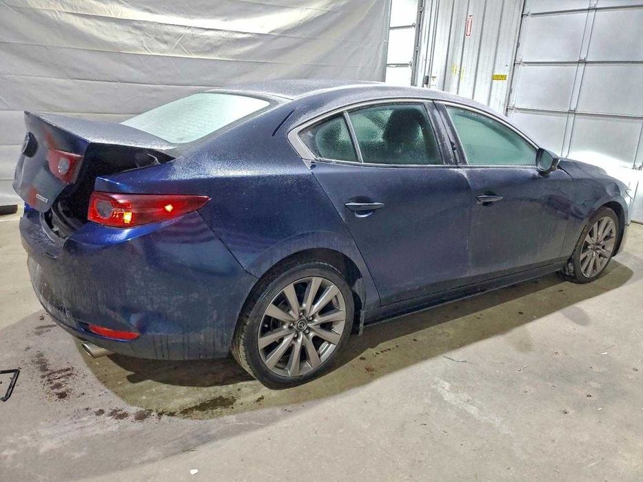 Mazda 3 Preferred 2021 .