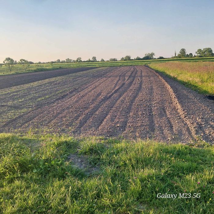 Продається земельна ділянка зі залитим фундаментом.С.Ягідня.