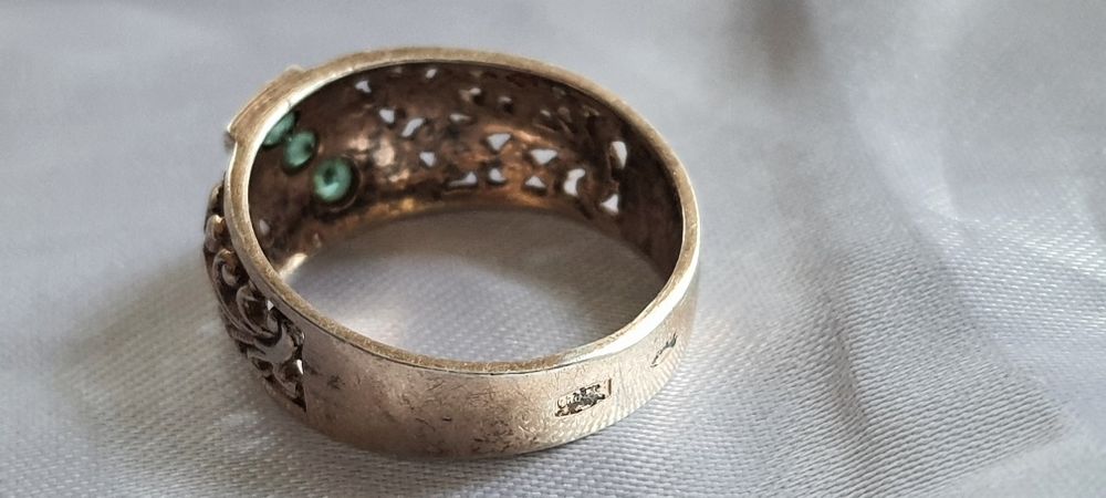 Зелёный гранат , украшения.