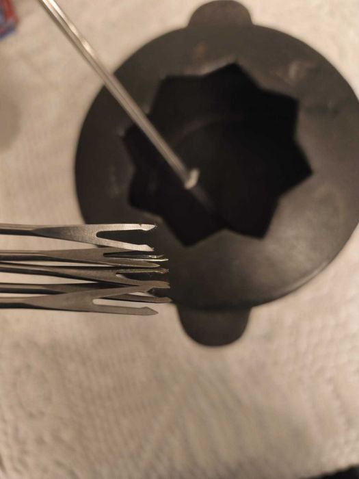 Zestaw turystyczny żeliwne naczynie