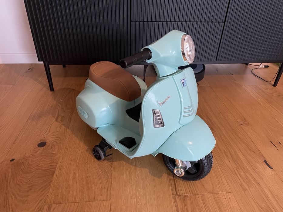 Zabawka skuter elektryczny dla dzieci Vespa