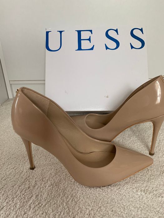 Cudne czółenka Guess. Nude lakierowane rozm.39 OKAZJA!
