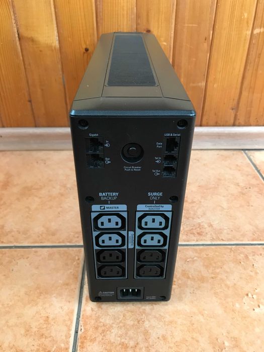 Zasilacz awaryjny APC Back-UPS Pro 900