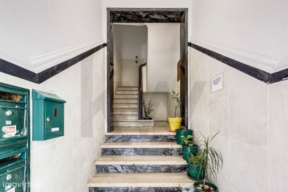 T2 Renovado na Amadora — Junto à Estação