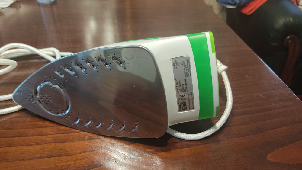 Ferro a vapor Novo