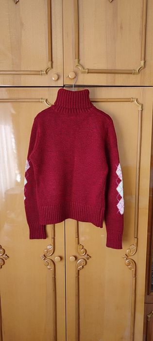 Светр новий яскравий