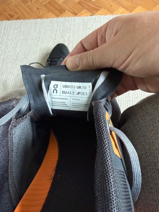 On Running Cloudflow Running Shoes, Size 44.564740057781762121