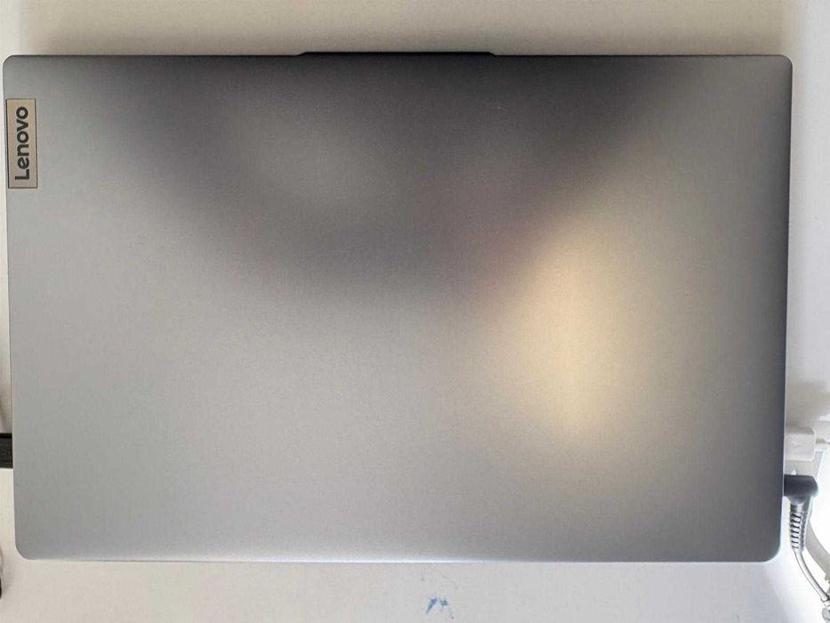 Portátil Lenovo IdeaPad Slim 3 15IAH8-043 15.6"