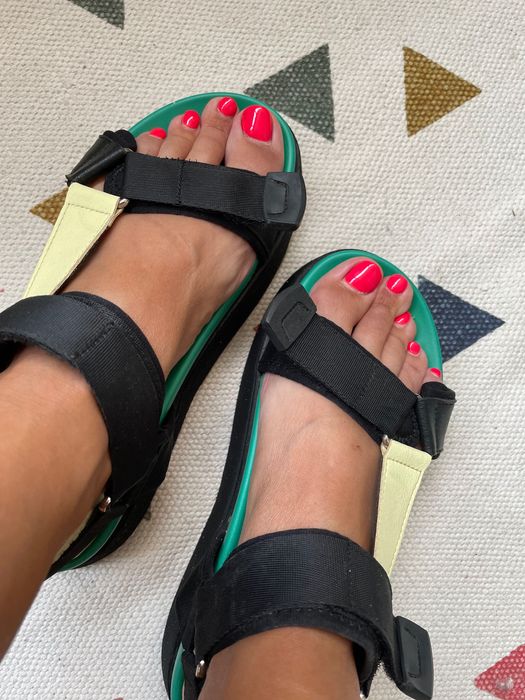 Сандалі жіночі чорно зелені