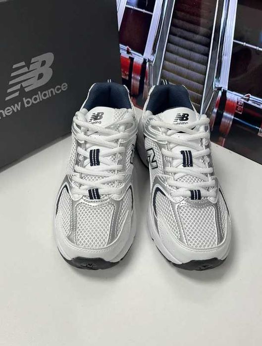 New Balance 530 Biały R.42
