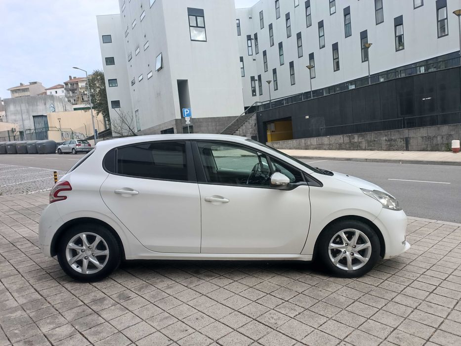 PEUGEOT 208 1.4 hdi de 2012 nacional 170 mil quilometros