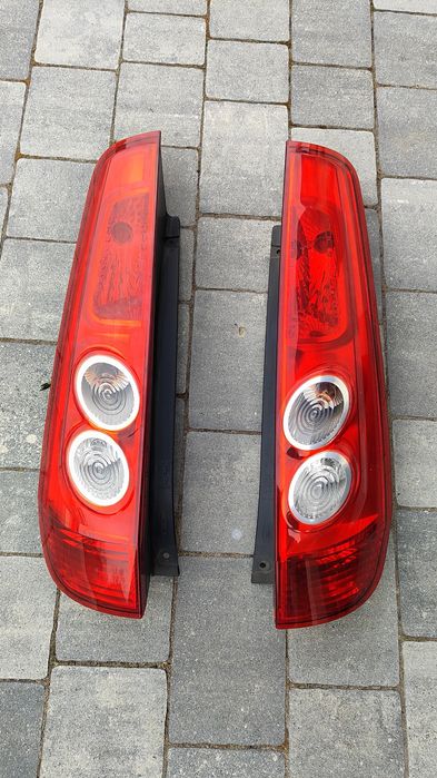 Lampy tył tylne Ford Fiesta MK6 lift ładne