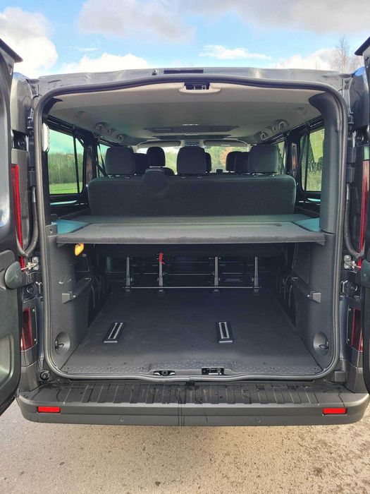 Wynajem busa 9-osobowy