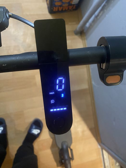 Продам самокат Xiaomi