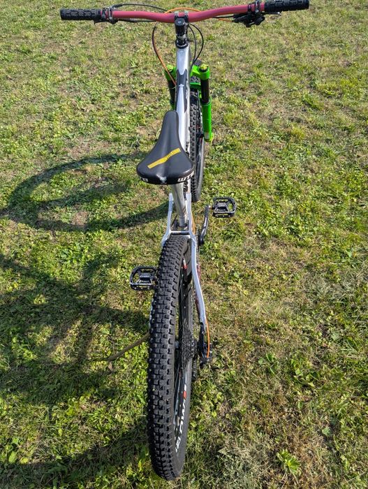 Banshee Rune V2 27.5 DVO FOX