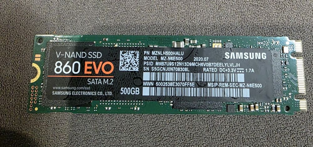 Samsung 860 EVO M.2 500GB SSD з радіатором і карманом