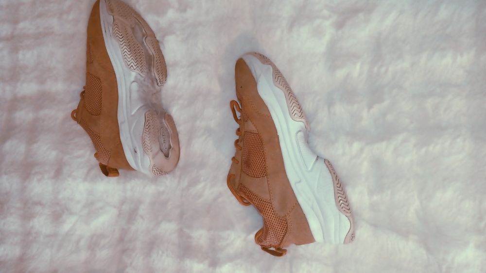 Sneakers trampki Roots 38 sznurowane adidasy sportowe musztardowe buty