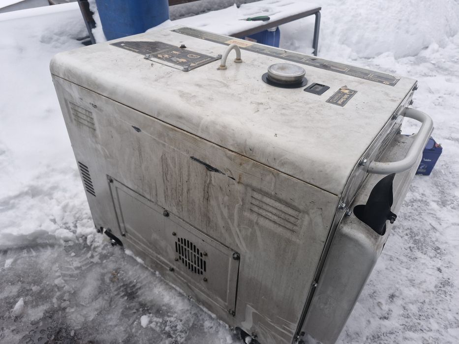 Продам дизельный генератор 6.5 кв