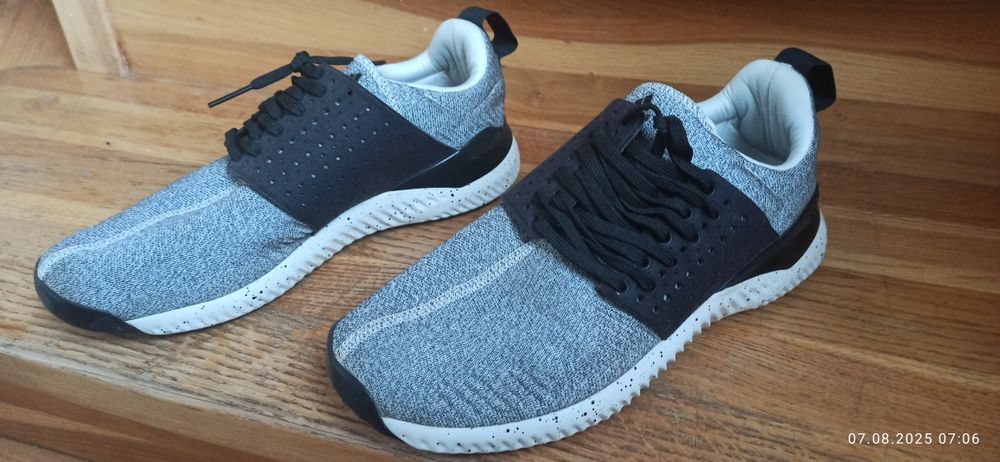 Кросівки чоловічі Adidas, розмір 42, устілка 26