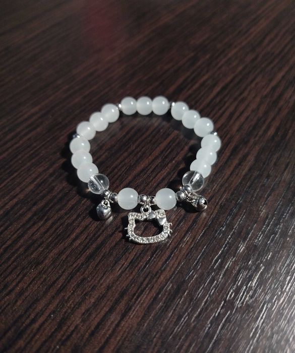 Браслети, брелочки для вас :)