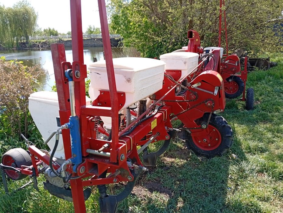 Продам сівалку СУ 8 СТ в відмінному стані , як нова з транспортним і сигналізацією