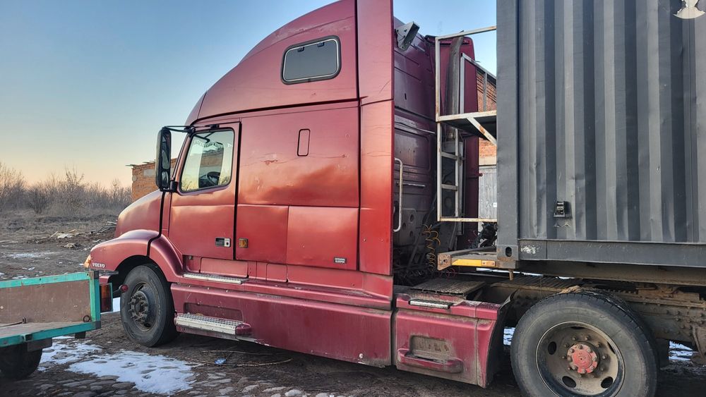 Продам тягач Volvo