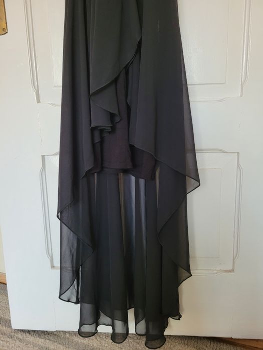 Elegancka, asymetryczna sukienka