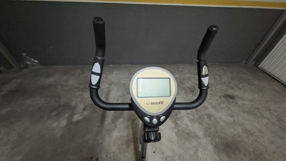 Bicicleta estática de ginásio nova, nunca usada
