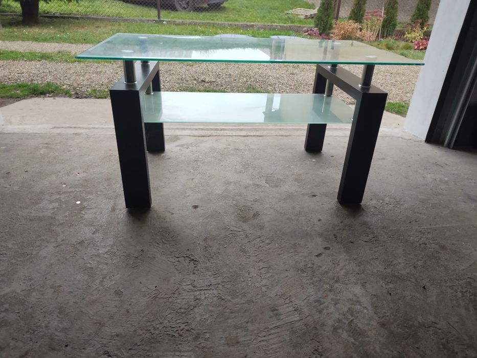 Ława stolik ze szklanym blatem