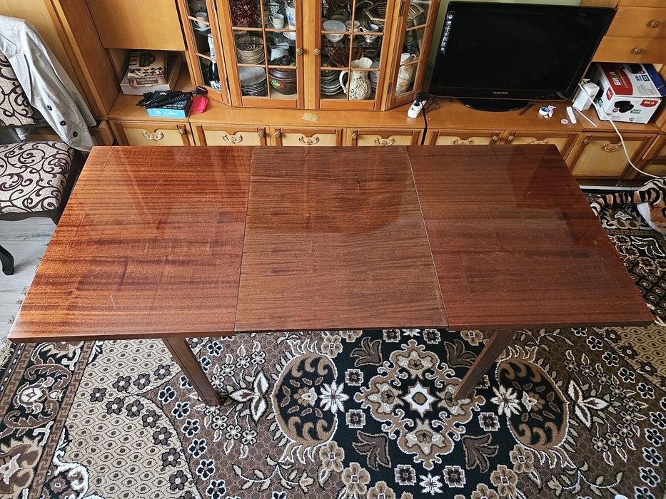 Стіл гостинний / Розкладний