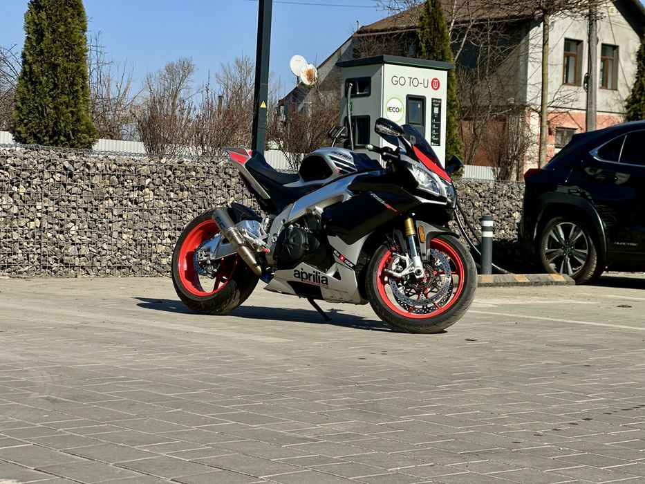 Aprilia Rsv4 2018 рік