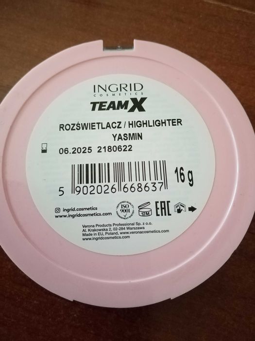 Rozświetlacz do twarzy i ciała Ingrid Team X