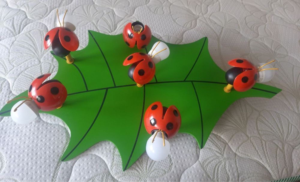 Люстра потолочна в дитячу кімнату