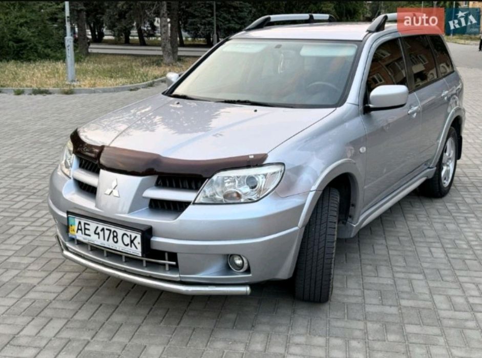 Продам Mitsubishi outlander 1
