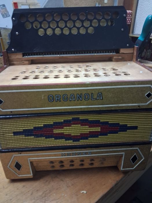 Concertiba organola á segunda voz.