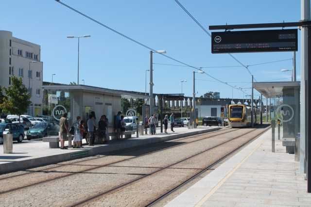 Garagem fechada 100m2