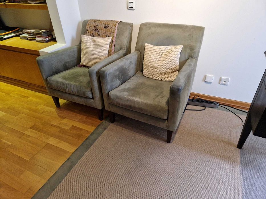 Conjunto de 2 maples em alcantara e tapete a condizer