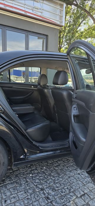 Toyota  avensis 2.2 Diesel D4 2007