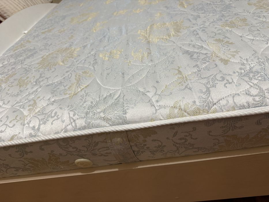 Матрас ортопедический 160*200, высота 19, отличное состояние matroluxe