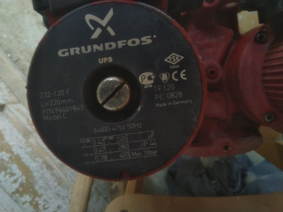 Циркуляционный насос Grundfos UPSD 32-120 F - 3 фазы (400В)