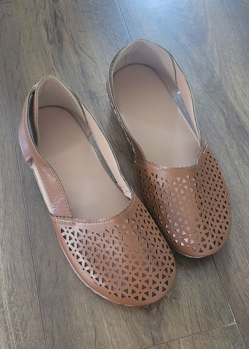 Przewiewne buty na lato brązowe r. 41