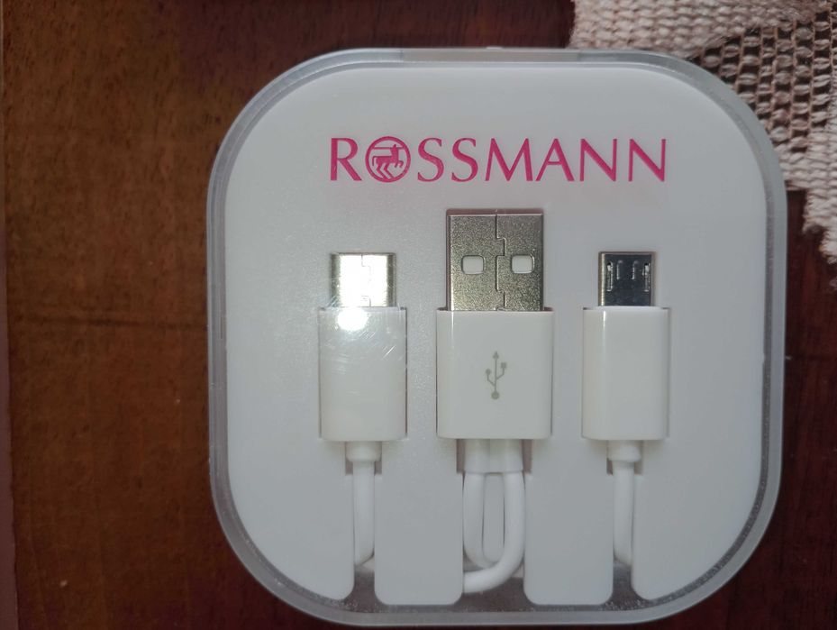 3 w 1 Kabel ładujący USB, microUSB i microUSB typ C w pudełku Rossmann