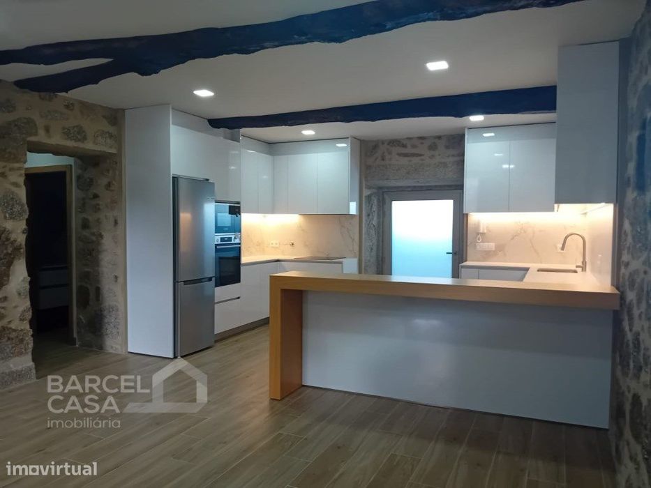 Exclusividade e Charme em Pedra: Moradia Individual T3 em Carapeços...